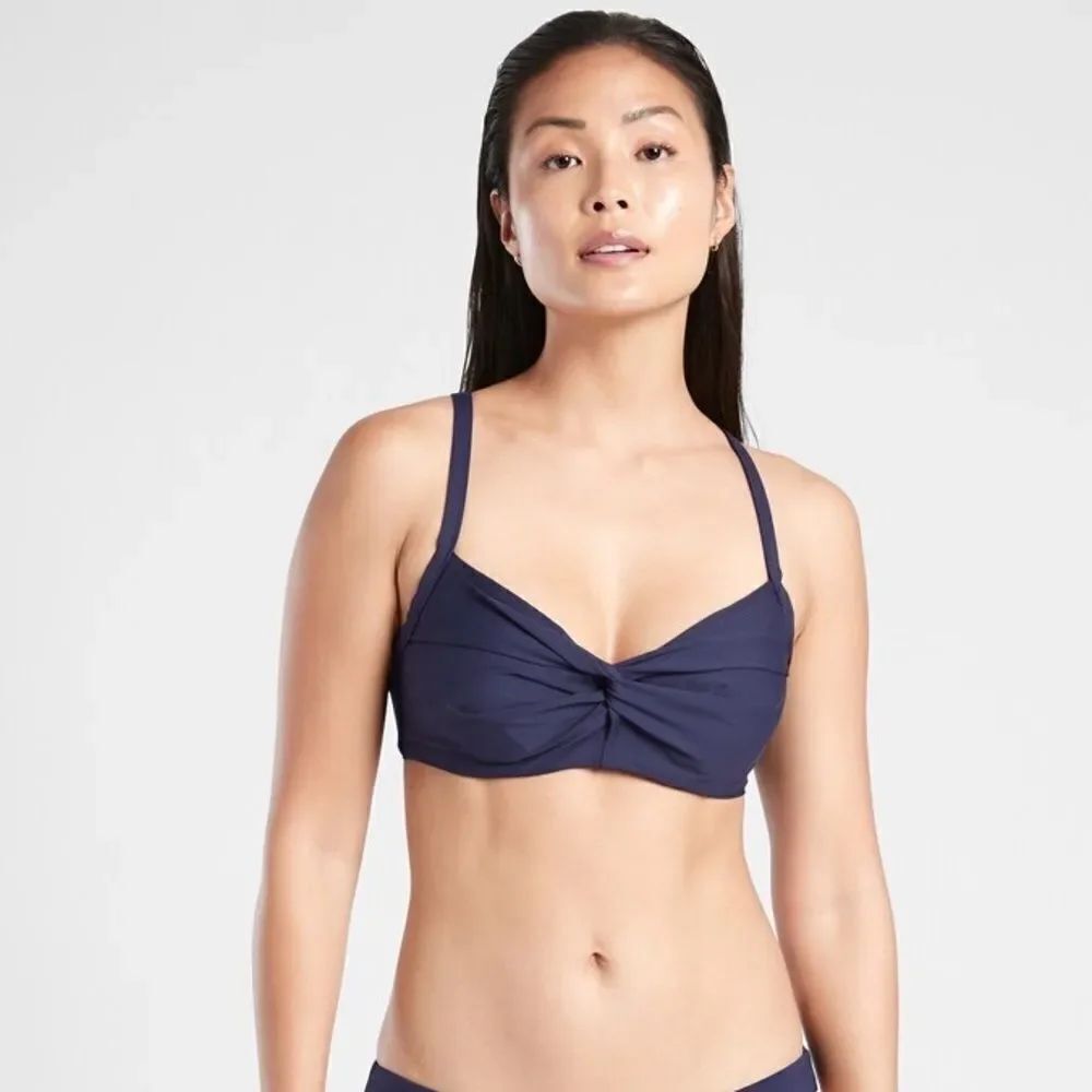 ✨ HP✨Athleta power to the she twister bikini top✨